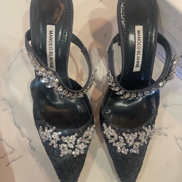 Manolo Blahnik Lurum Crystal-Embellished Lace Mules - Size 40 - Picture 3 of 5
